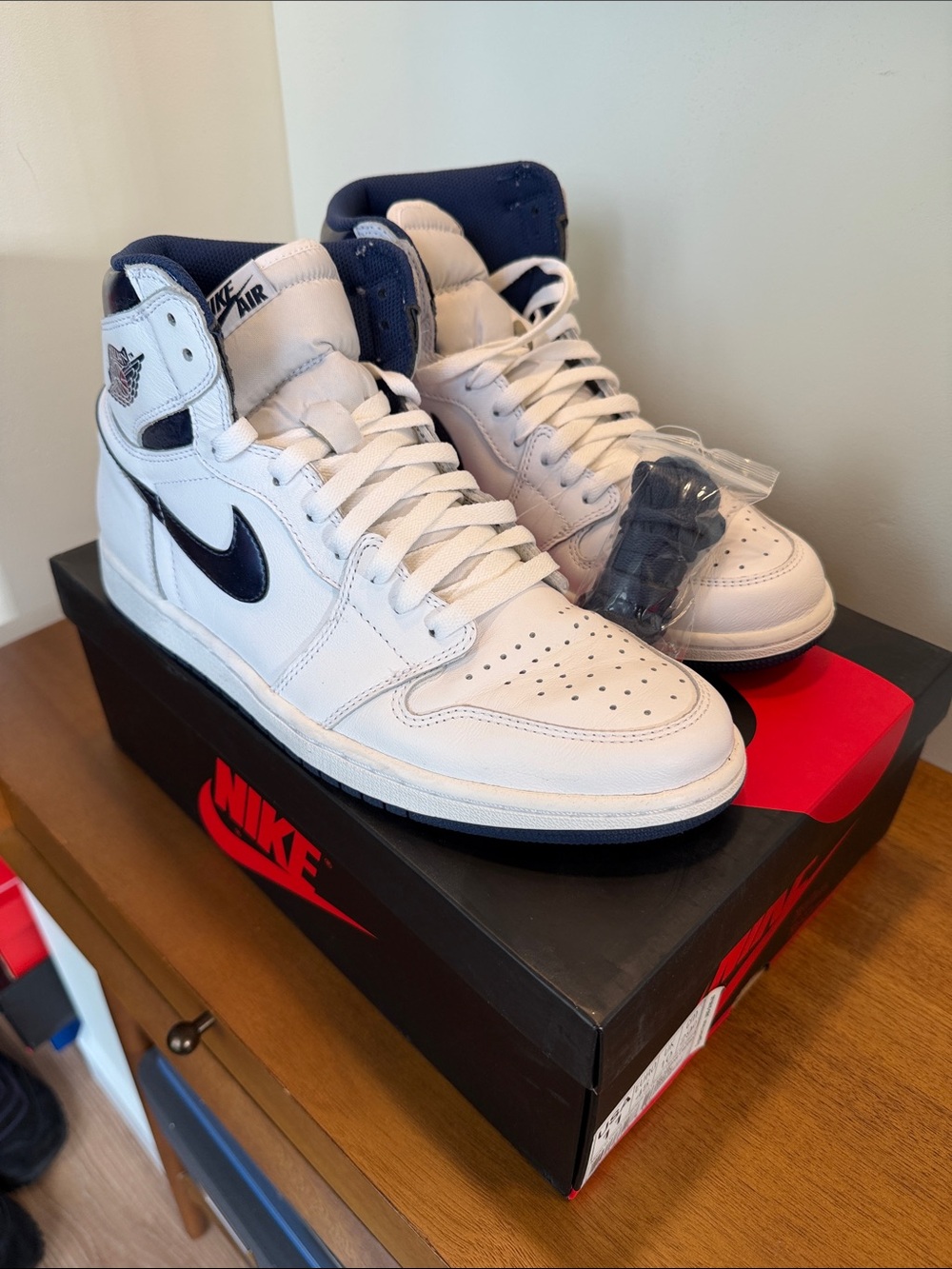 Nike Air Jordan 1 Retro High OG “Metallic Navy” White Navy Sneakers